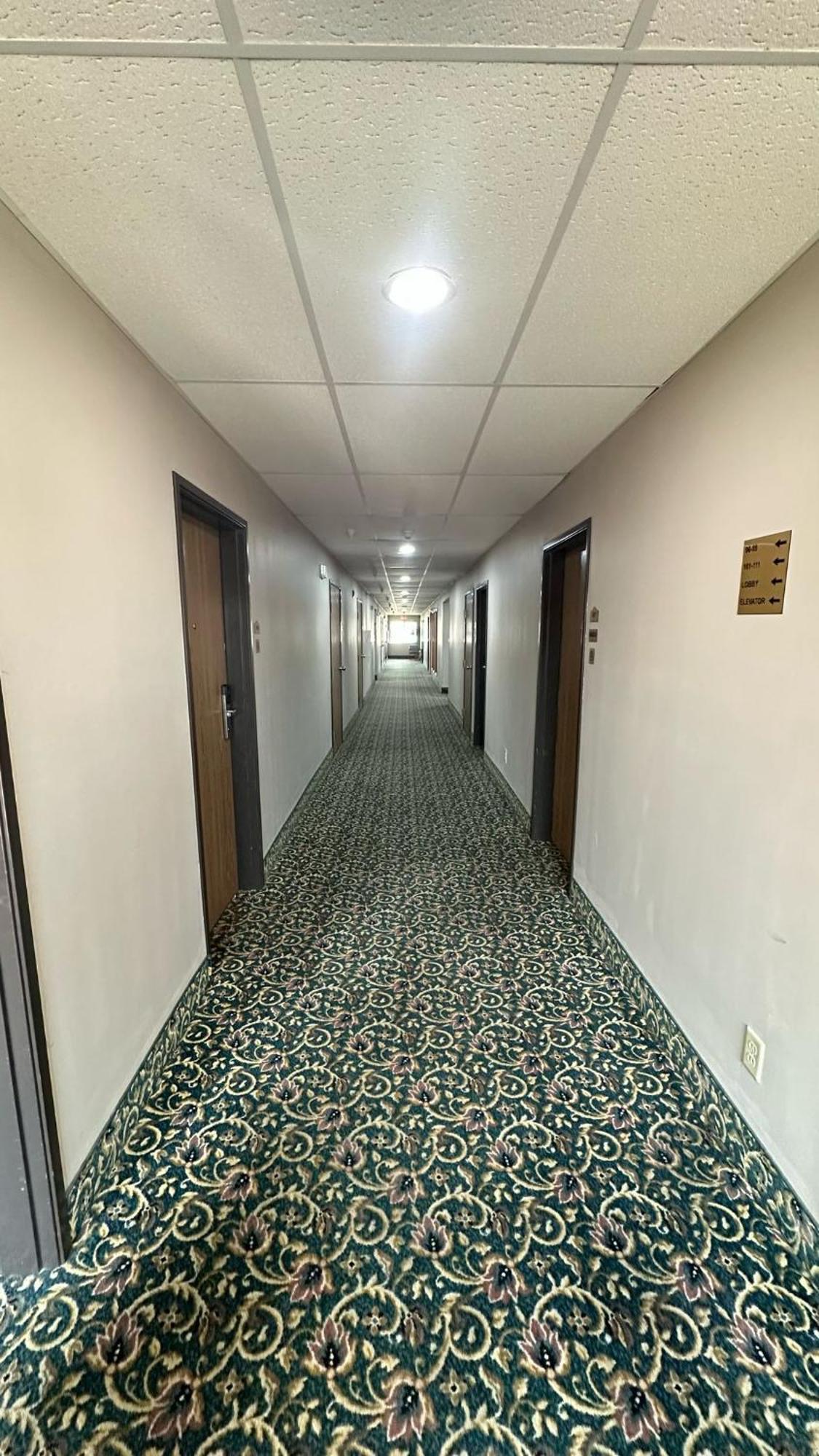 Burgundy Inn & Suites By Oyo El Paso 外观 照片